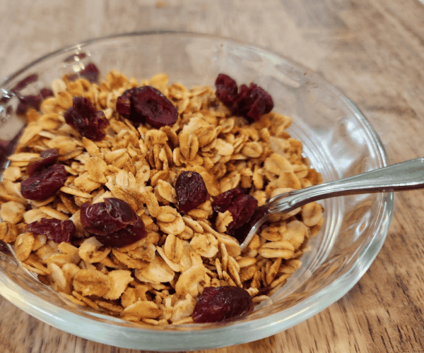 Homemade granola with oats and honey recipe